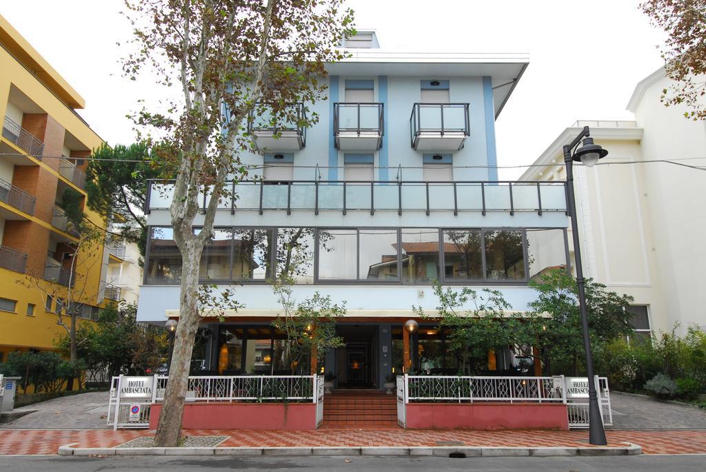 Hotel Ambasciata Cesenatico Exterior foto